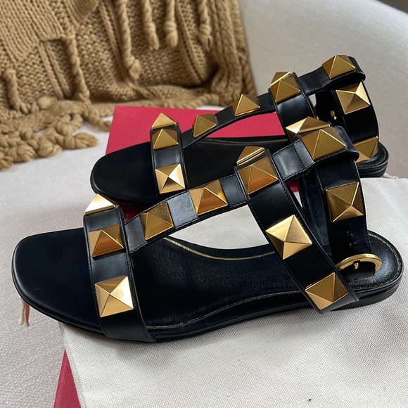 Valentino Garavani Roman Stud Sandala size 36 euro (authentic) - Picture 6 of 13